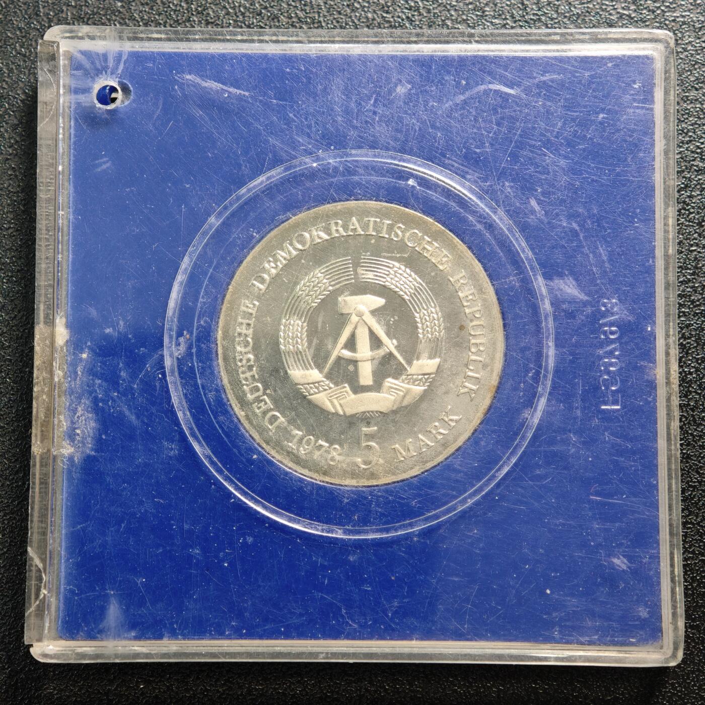 【德藏】世界币章拍卖第159期(元旦专场拍卖) 1978年 东德诗人弗里德里希·戈特利布·克洛普斯托克逝世175周年5马克纪念镍币 直径约：29mm；重约：12g