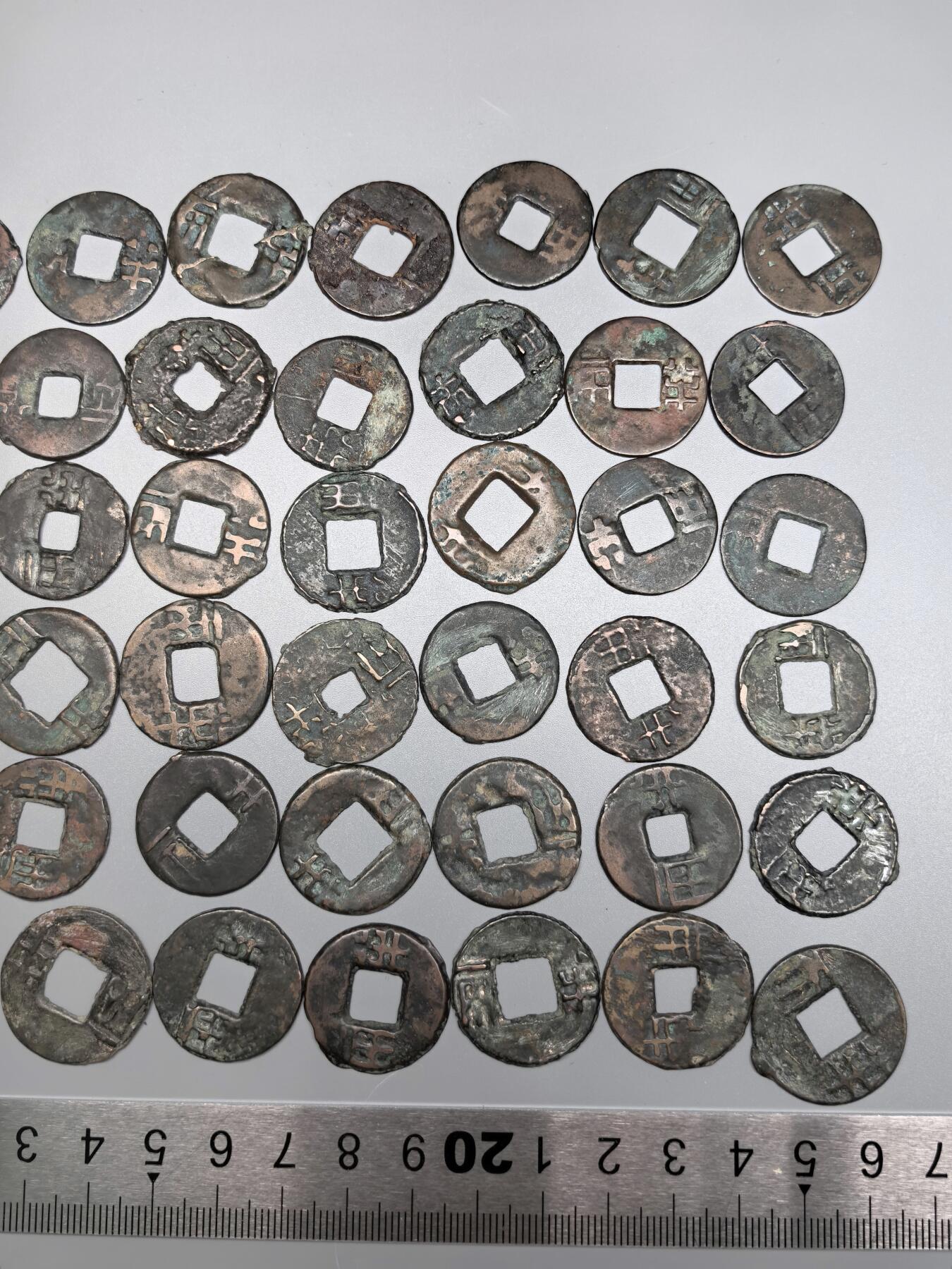 小驴勋章奖章收藏12月27日周六晚六点拍卖（珍爱和平，收藏战争，铭记历史，勿忘国耻，忠党爱国。有偿代拍，送拍规则在简介最后，参拍须阅读规则后再参拍，关系到运费包装发货时效真假辨别等关键信息，拍卖时不再发原图，看大图店主微信码在拍卖店铺介绍里）