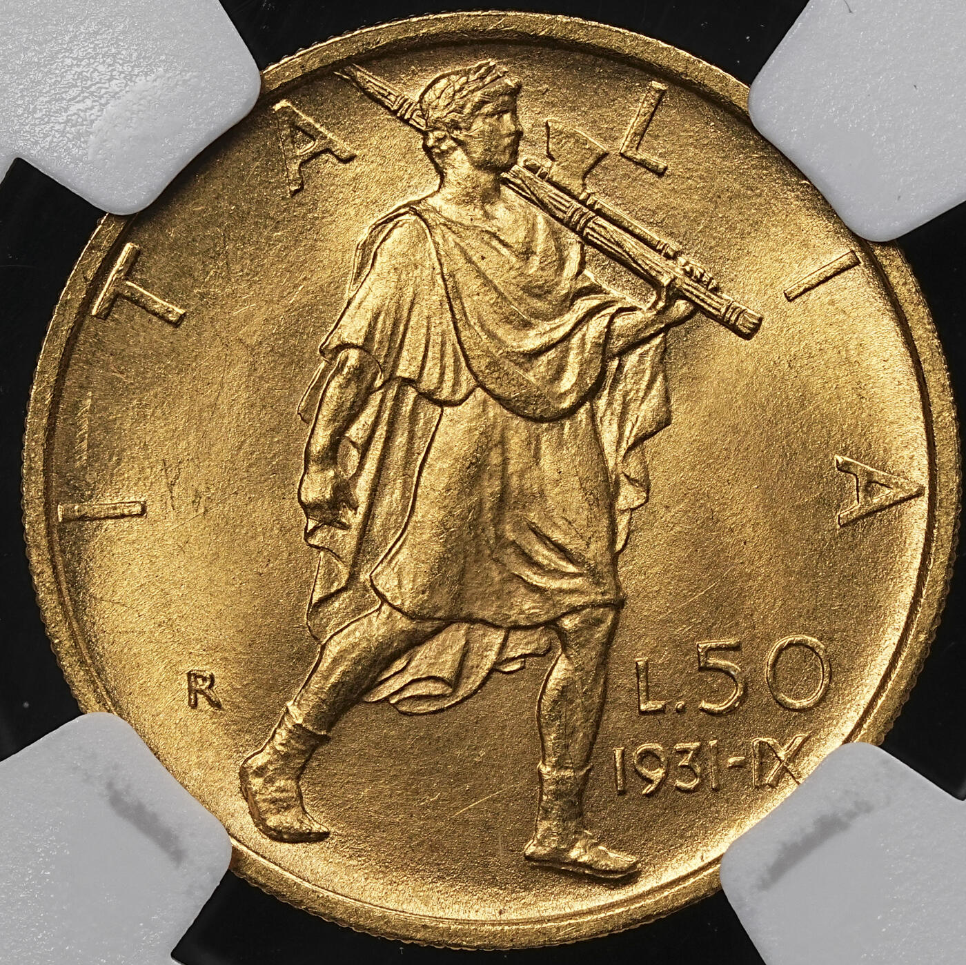 修遠堂世界钱币第九十九期 NGC UNCD 1931年意大利50里拉金币 人像脸上轻微刮伤 再送有可能出分，64分的底板，4.40g，含金90%，仅铸造19750枚