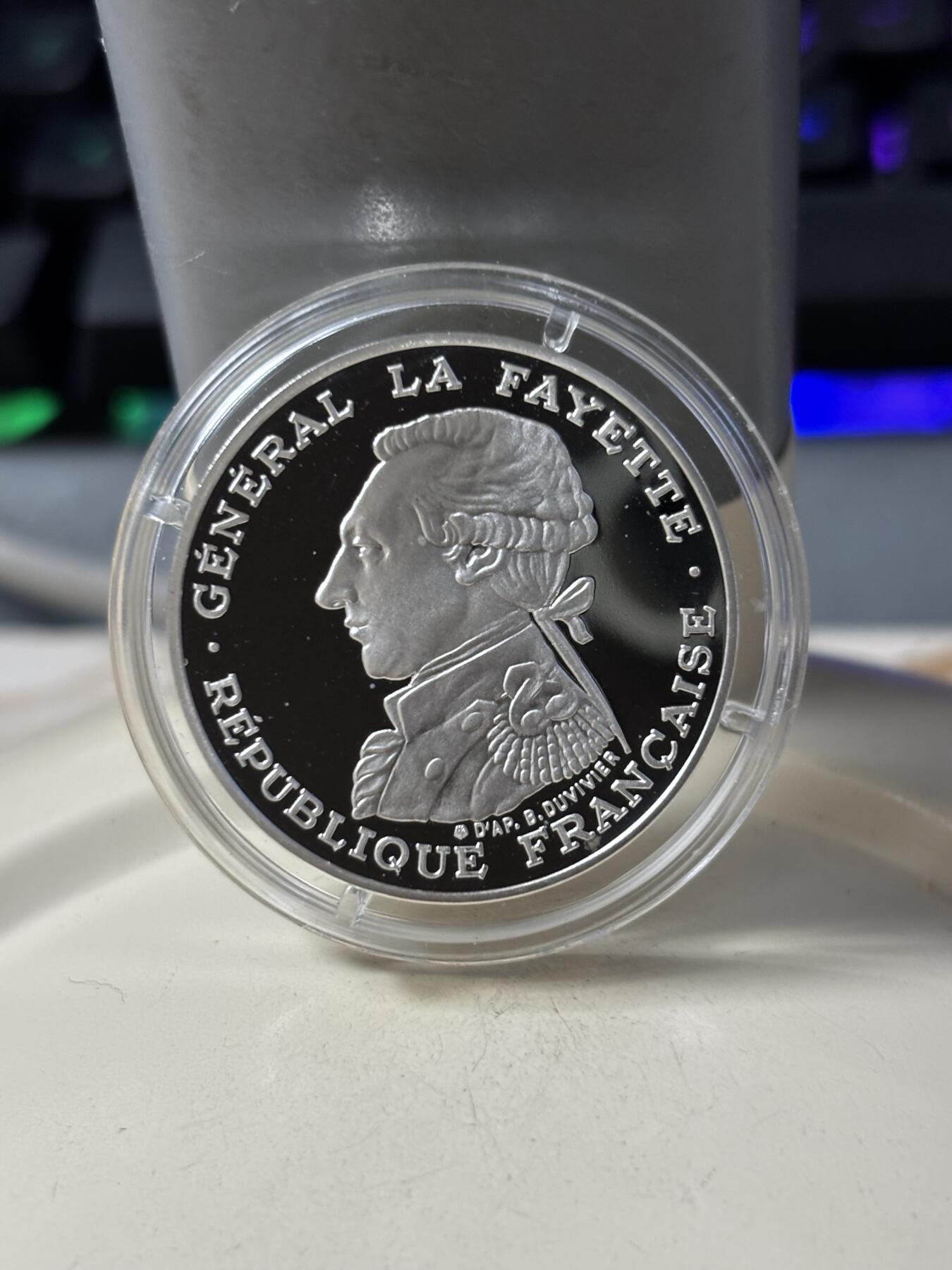 第186期拍卖 法国1987年人物拉法耶特·皮德福特30克加厚精制版本纪念银币，950银，【银价495】