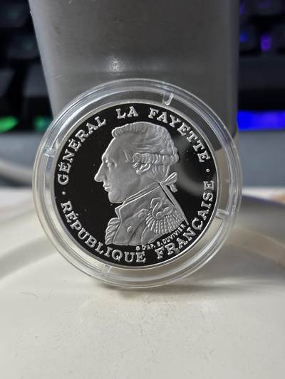 第186期拍卖 - 法国1987年人物拉法耶特·皮德福特30克加厚精制版本纪念银币，950银，【银价495】