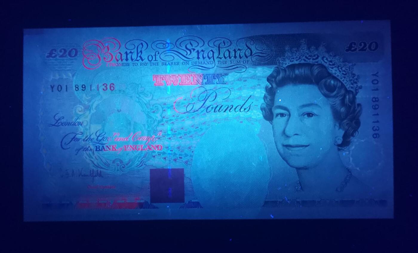 《艾美收藏》第226期-12.28周日外币精品场-蛇年收官 英国E序列初版数字冠版Y01 Column Sort 特殊冠20镑UNC靓号891136 Kentfield签名