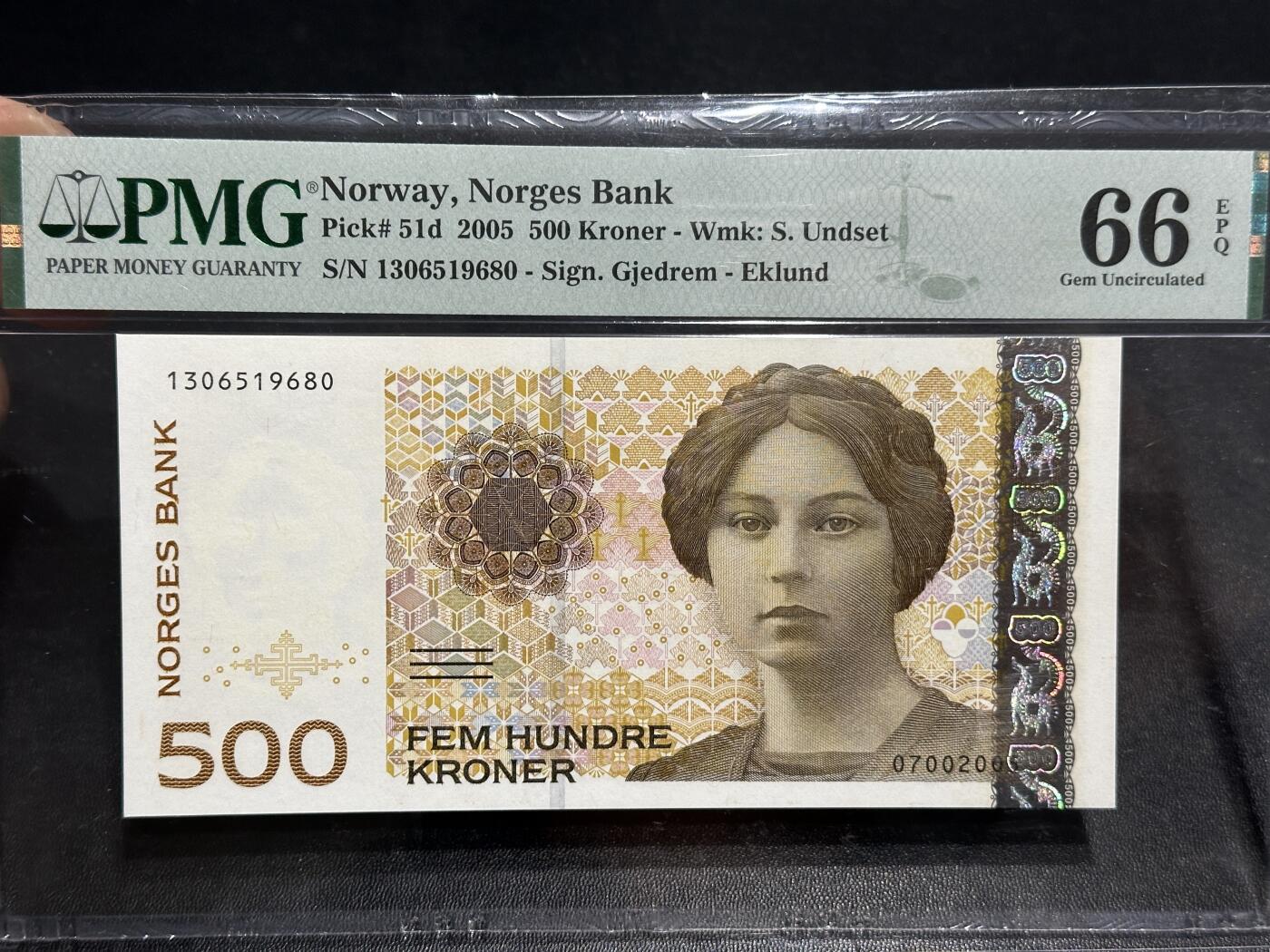 《外钞收藏家》第五百九十七期（年底收官场）（本平台长期征集拍品、欢迎藏友们联系合作） 2005年挪威500克朗  PMG67 无47靓号