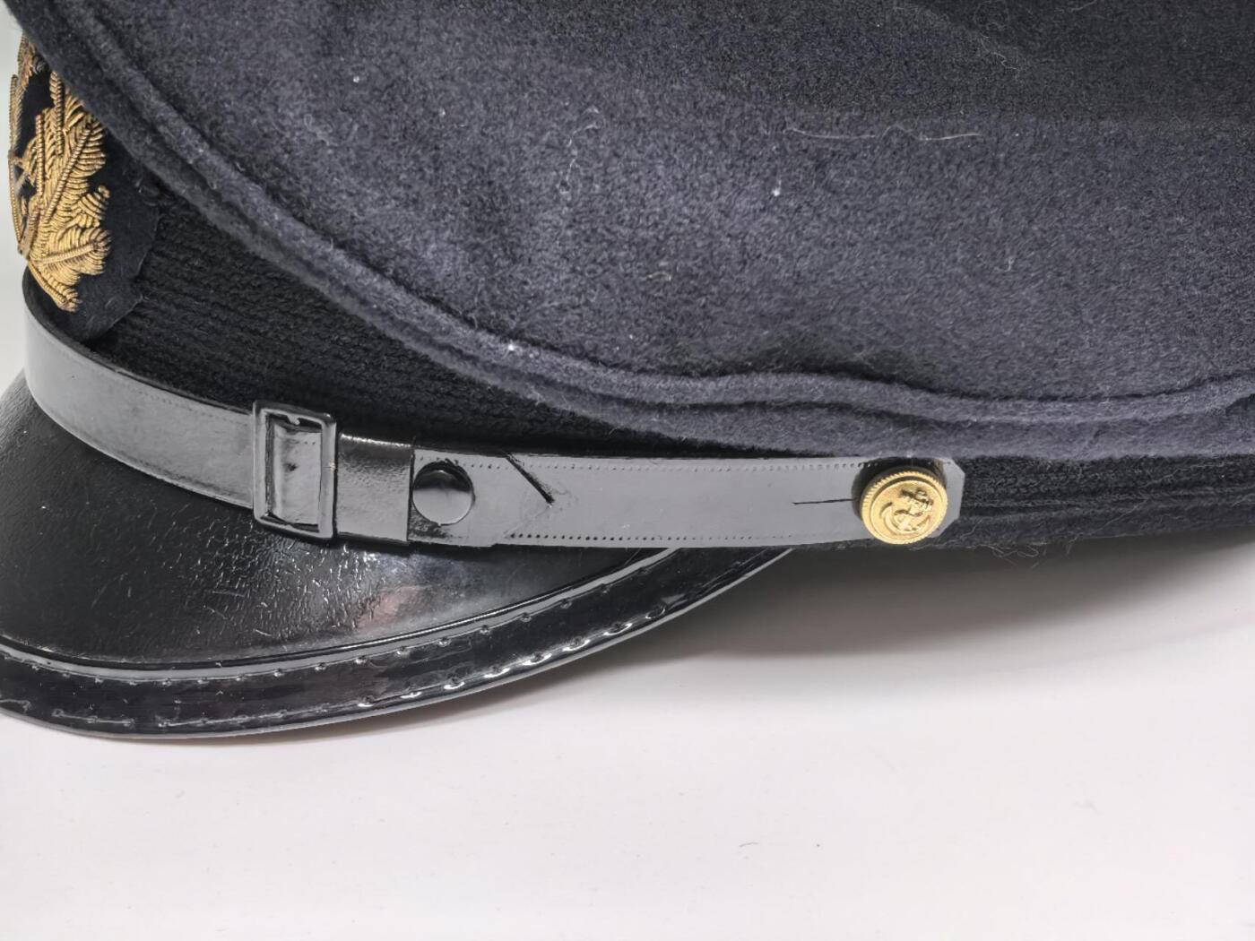 小驴勋章奖章收藏12月27日周六晚六点拍卖（珍爱和平，收藏战争，铭记历史，勿忘国耻，忠党爱国。有偿代拍，送拍规则在简介最后，参拍须阅读规则后再参拍，关系到运费包装发货时效真假辨别等关键信息，拍卖时不再发原图，看大图店主微信码在拍卖店铺介绍里）