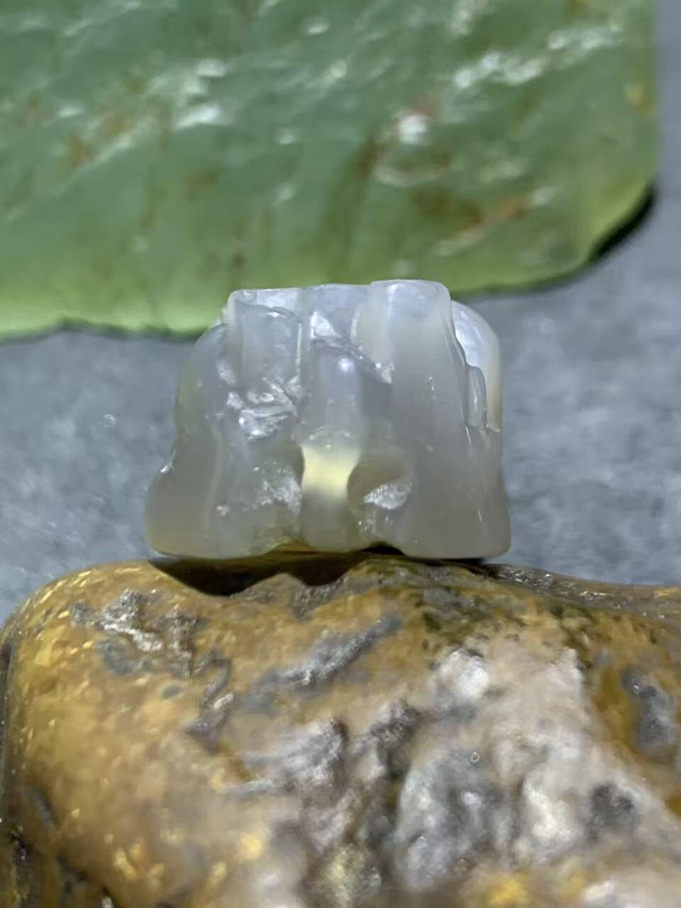 高玉化巴西玛瑙雕刻貔貅通货吊坠一个！。