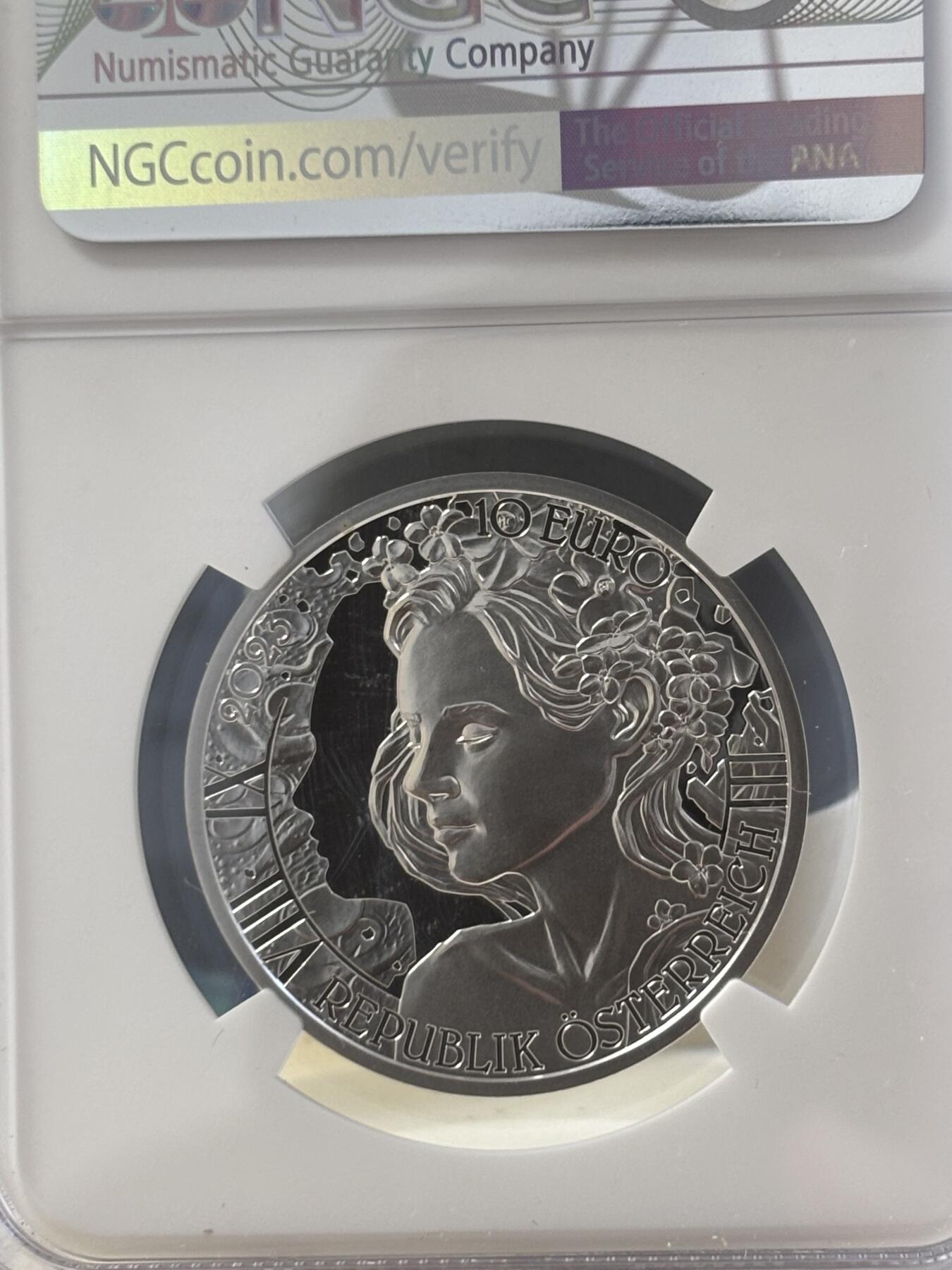 第186期拍卖 盒证齐全奥地利2023年花语系列勿忘我NGC评级首期蓝标70分彩色精制纪念银币