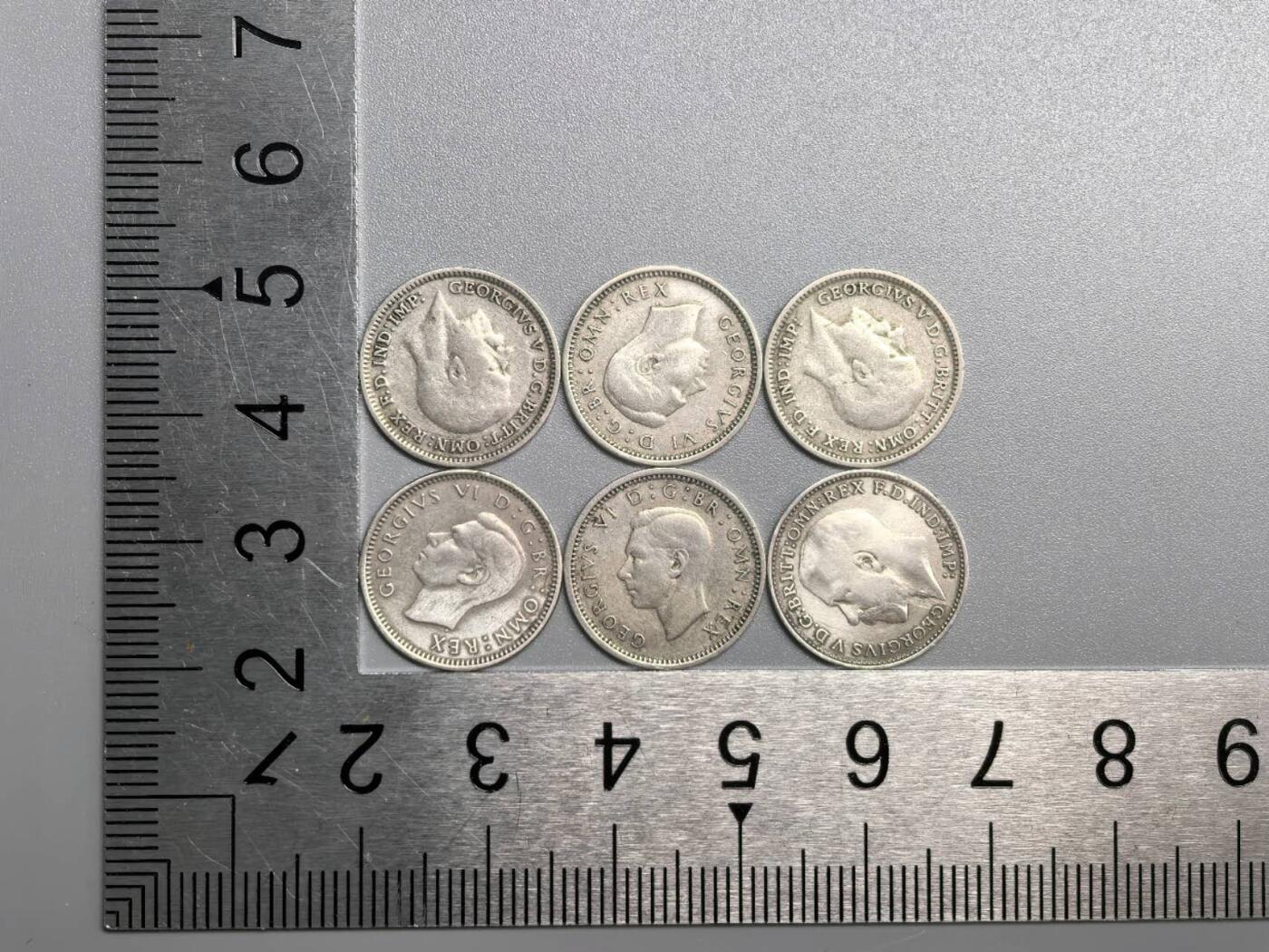 小驴勋章奖章收藏12月27日周六晚六点拍卖（珍爱和平，收藏战争，铭记历史，勿忘国耻，忠党爱国。有偿代拍，送拍规则在简介最后，参拍须阅读规则后再参拍，关系到运费包装发货时效真假辨别等关键信息，拍卖时不再发原图，看大图店主微信码在拍卖店铺介绍里） 英国不同年份三便士银币