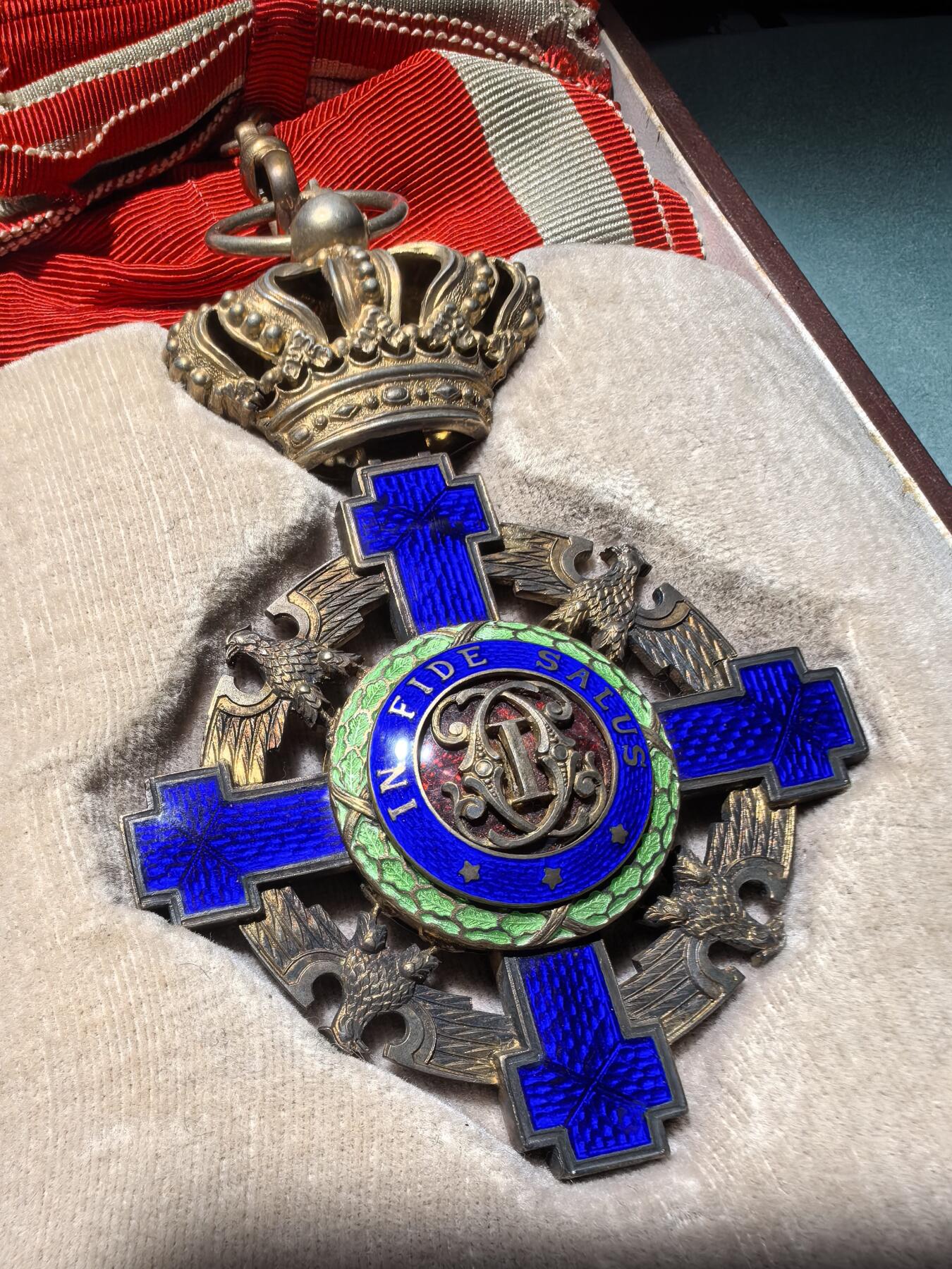 盛世勋华——号角文化勋章邮票专场拍卖第296期 罗马尼亚王国大十字级罗马尼亚之星勋章 第一版 银质带银标厂标 带原盒 品相极佳 顶级收藏