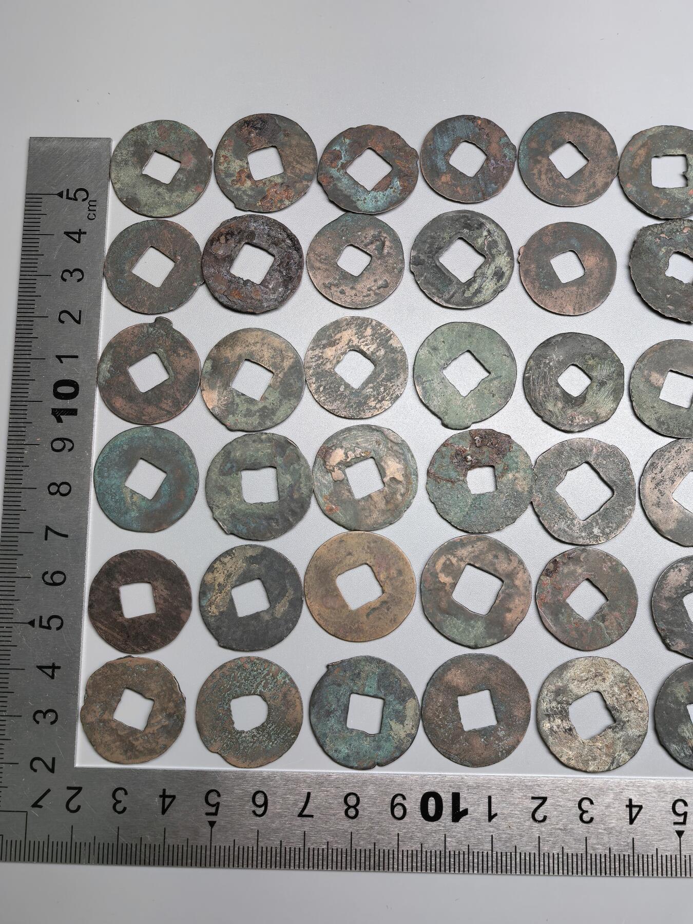 小驴勋章奖章收藏12月27日周六晚六点拍卖（珍爱和平，收藏战争，铭记历史，勿忘国耻，忠党爱国。有偿代拍，送拍规则在简介最后，参拍须阅读规则后再参拍，关系到运费包装发货时效真假辨别等关键信息，拍卖时不再发原图，看大图店主微信码在拍卖店铺介绍里）