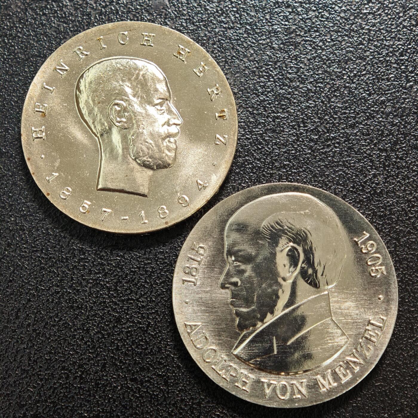 【德藏】世界币章拍卖第159期(元旦专场拍卖) 2枚一组 1969年 东德物理学家海因里希·赫兹逝世75周年5马克纪念镍币 1980年 东德画家阿道夫·冯·门泽尔逝世75周年5马克纪念镍币 品相极佳