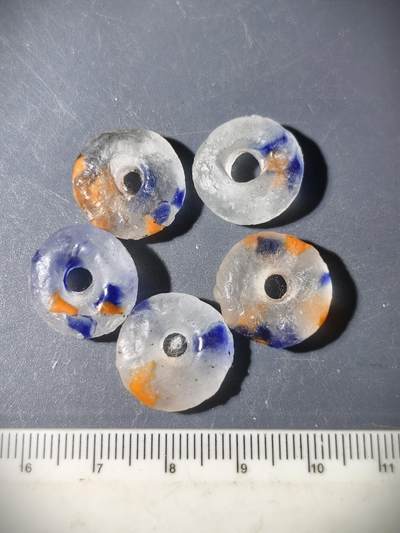 99期回流戒指饰品杂件纪念章丝路钱币专场 - 琉璃珠