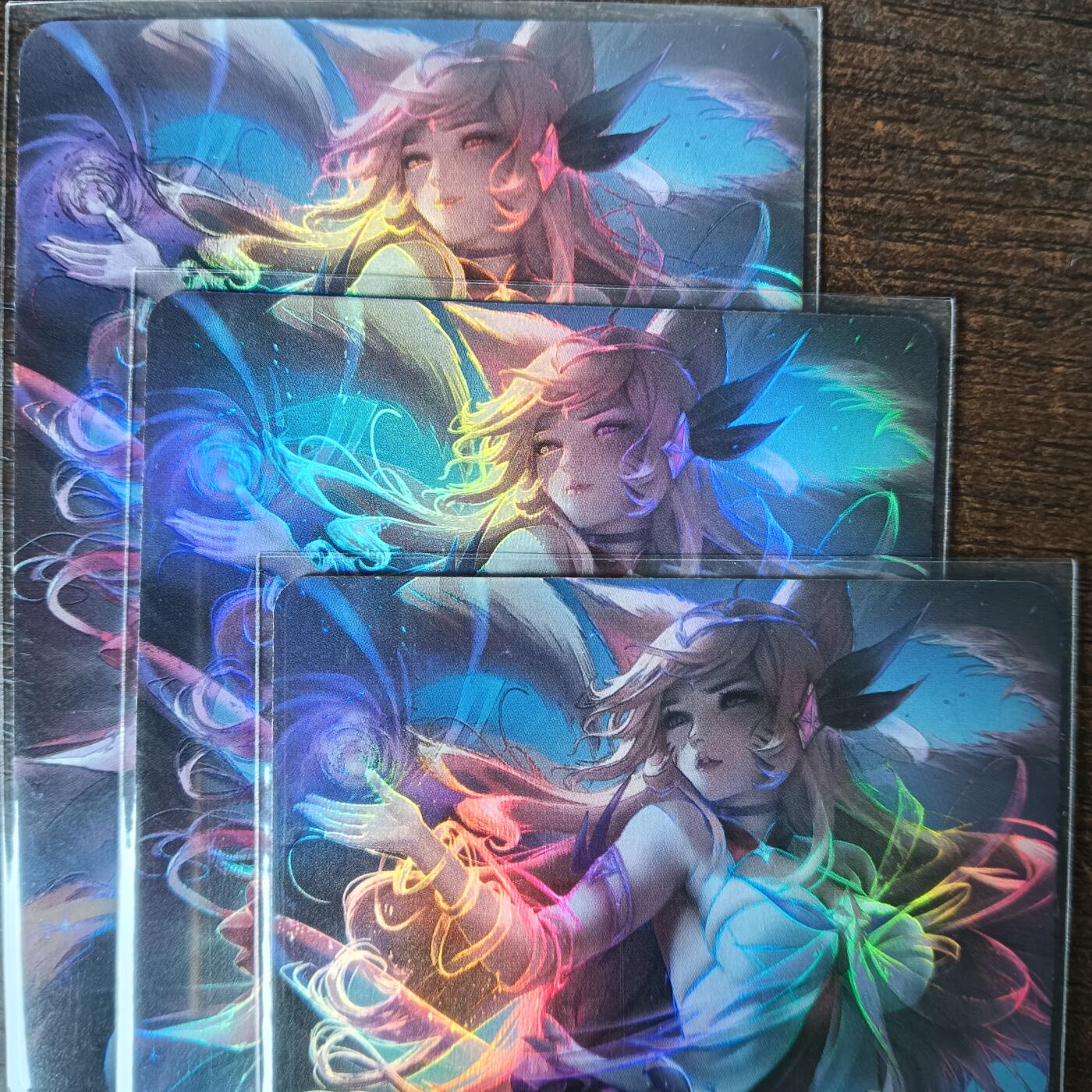 花开卡拍第53期（12月28号周日截拍，品控勿拍!!!拍品不寄存，运费5元，自制卡难免瑕疵，可能存在轻微撞角爆边等出厂瑕疵，品控介意勿拍！） 英雄联盟 阿狸 三渐变 第三张艺术版 彩闪