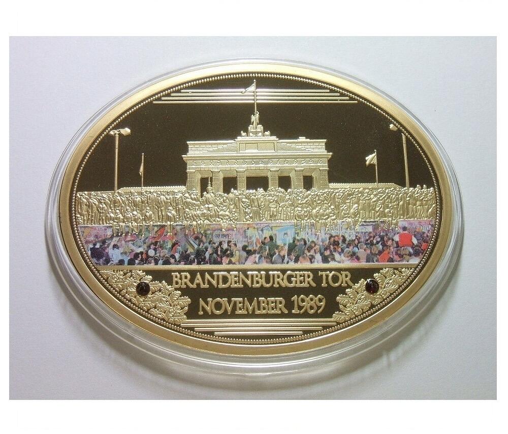 德国1989年拆除柏林墙+勃兰登堡门高浮雕精制彩色超大镀金章 63×85MM 118克