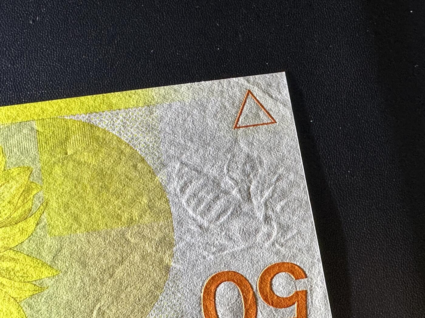 《外钞收藏家》第五百九十七期（年底收官场）（本平台长期征集拍品、欢迎藏友们联系合作）