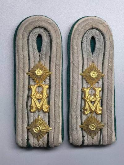 小驴勋章奖章收藏12月27日周六晚六点拍卖（珍爱和平，收藏战争，铭记历史，勿忘国耻，忠党爱国。有偿代拍，送拍规则在简介最后，参拍须阅读规则后再参拍，关系到运费包装发货时效真假辨别等关键信息，拍卖时不再发原图，看大图店主微信码在拍卖店铺介绍里） - 德3陆军文职上尉肩章一对，好品