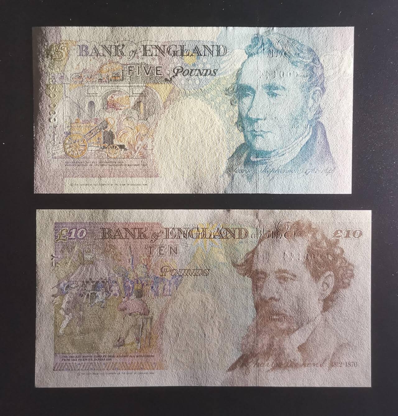 《艾美收藏》第226期-12.28周日外币精品场-蛇年收官 (2张纪念冠全同)英国E序列初版2000年少见YR纪念冠5&10镑UNC全同百位144号UNC