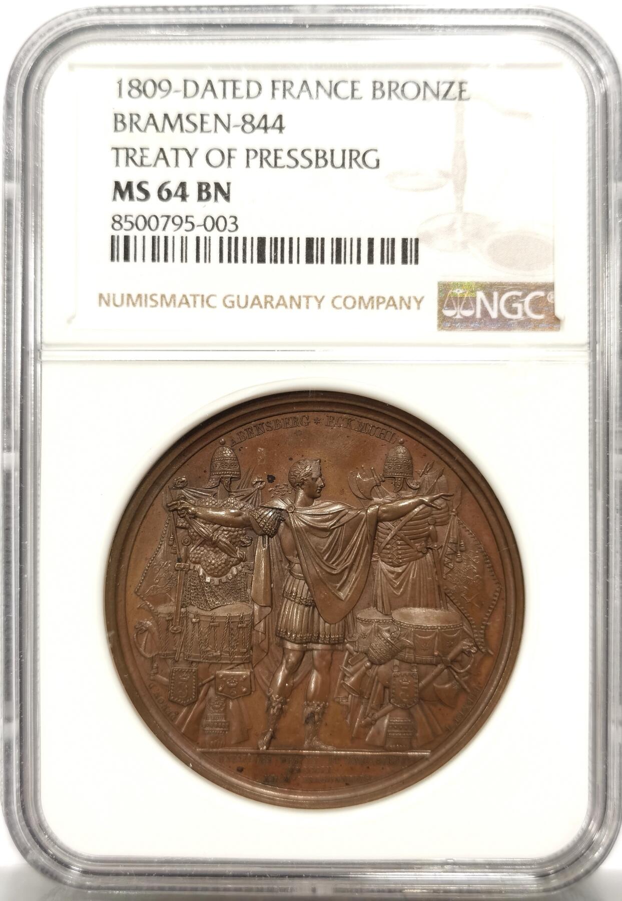 博洋堂“岁启嘉年”2026新年精品大拍专场暨第155期（全场包邮） NGC MS64BN 法国1809年拿破仑一世阿本斯贝格战役纪念大铜章 巴黎造币厂铸 光边原铸 雕刻精细宏伟场景 背面四柱式雅努斯神庙 顶部是雅努斯三面头像 神庙门被打破意味着战争 高浮雕丰富而有光泽红棕色的两百年自然氧化包浆 实物极美 罕见收藏级别