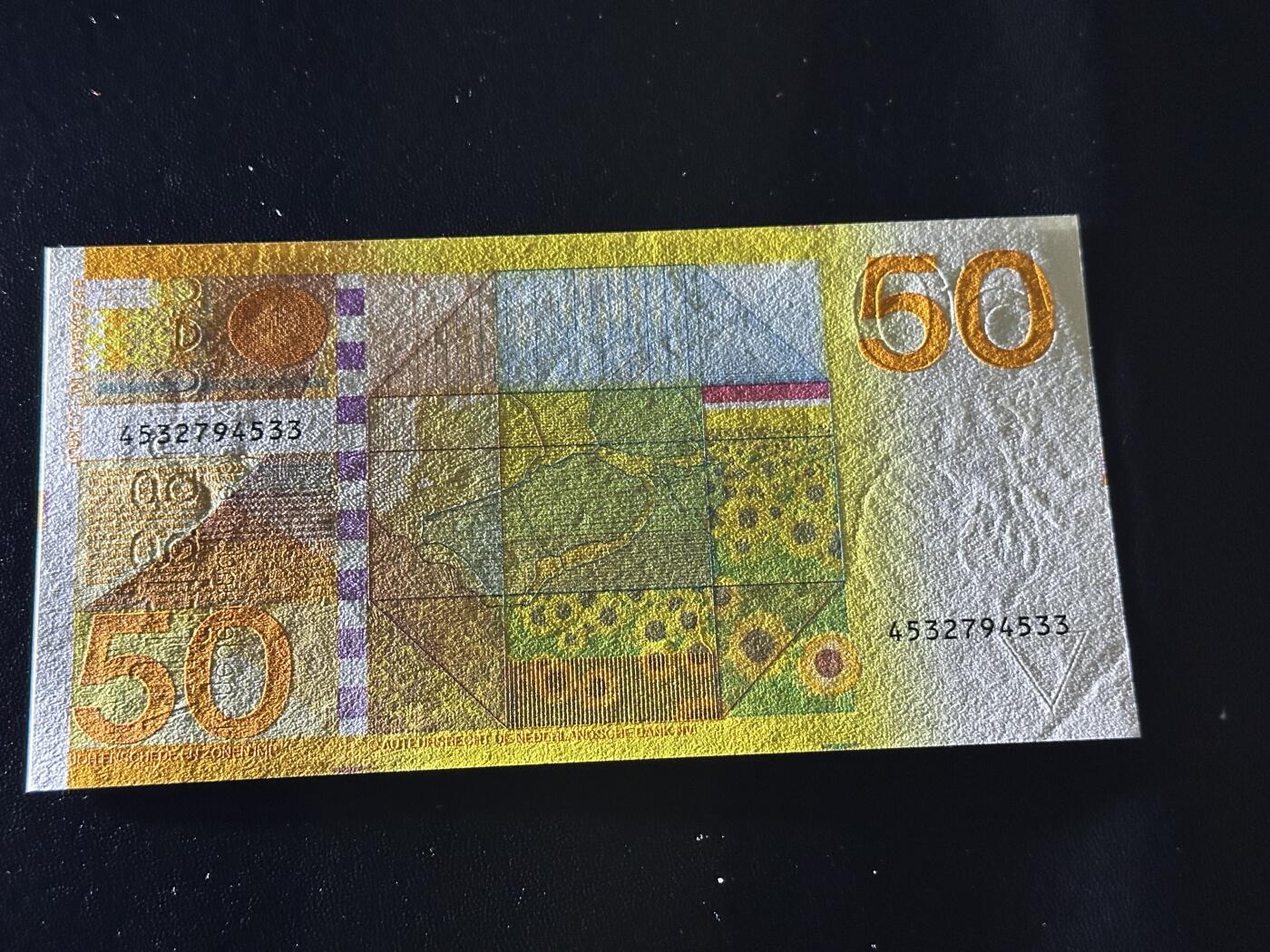 《外钞收藏家》第五百九十七期（年底收官场）（本平台长期征集拍品、欢迎藏友们联系合作）