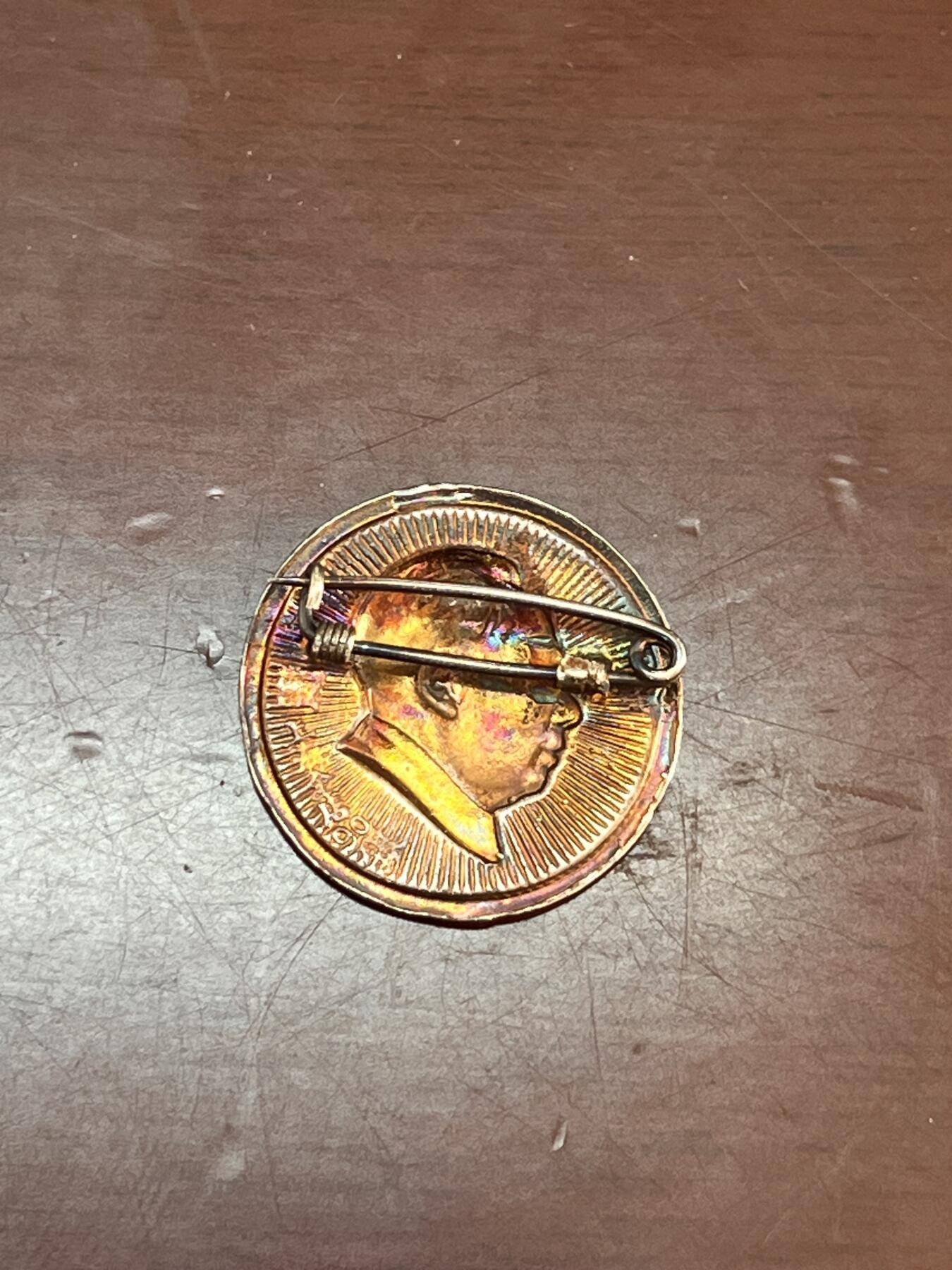 徽章杂项首拍 银质毛主席像章