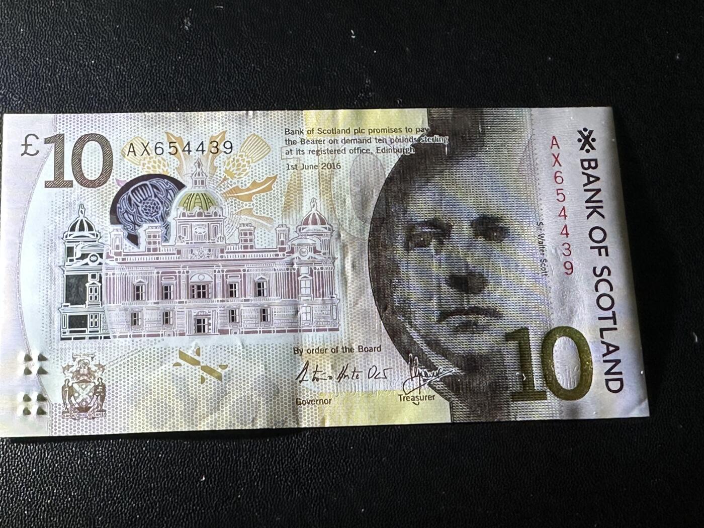 《外钞收藏家》第五百九十七期（年底收官场）（本平台长期征集拍品、欢迎藏友们联系合作）