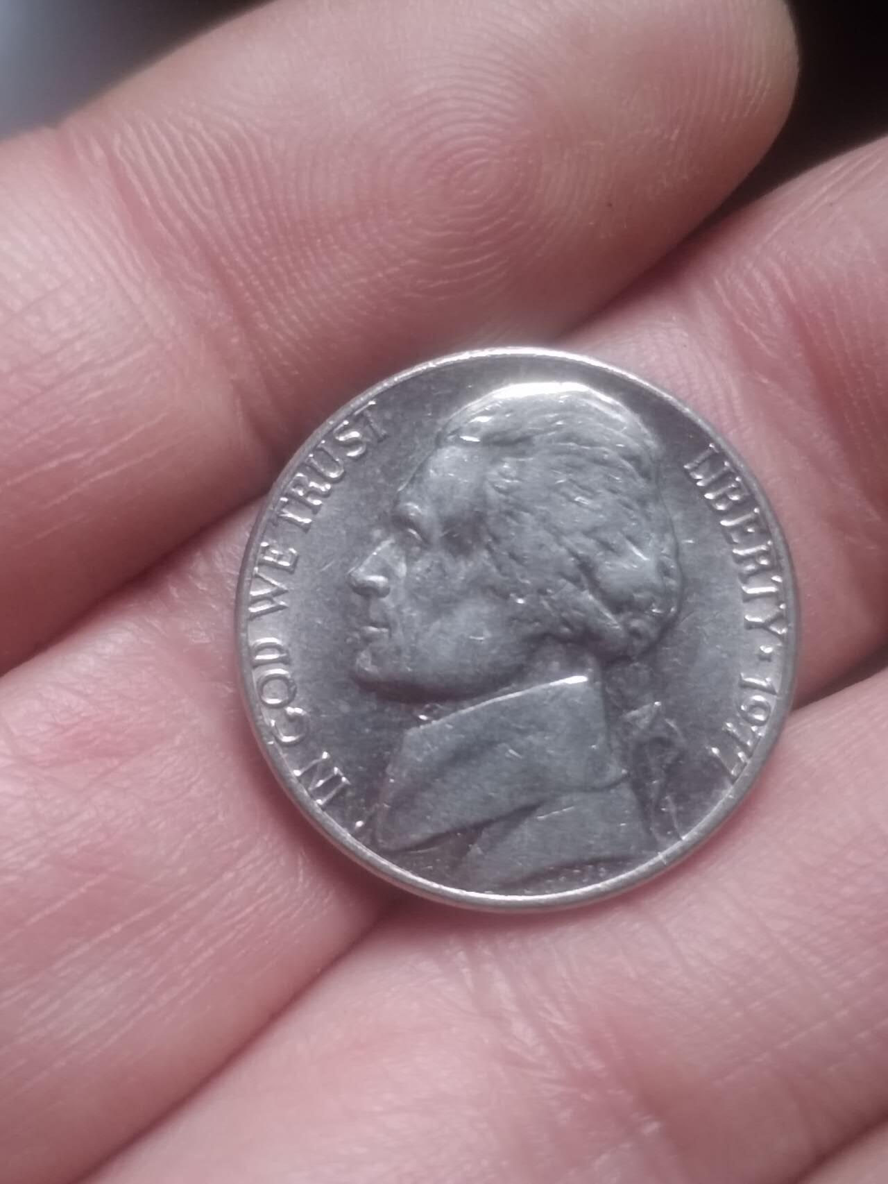 小小小钱币 1977年 五美分。