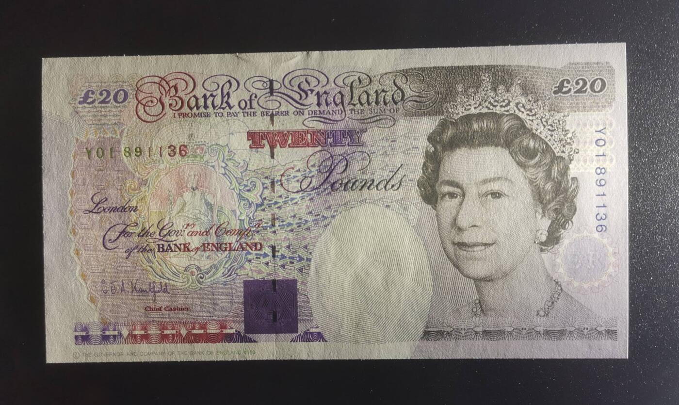 《艾美收藏》第226期-12.28周日外币精品场-蛇年收官 英国E序列初版数字冠版Y01 Column Sort 特殊冠20镑UNC靓号891136 Kentfield签名