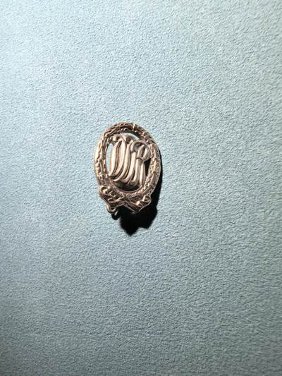 盛世勋华——号角文化勋章邮票专场拍卖第296期 - 东德银级体能奖章