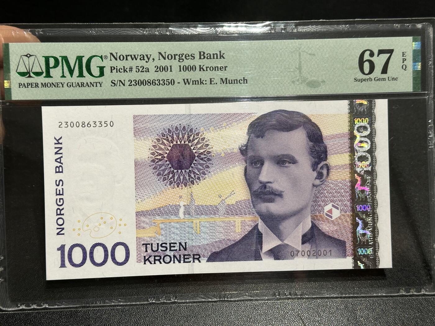 《外钞收藏家》第五百九十七期（年底收官场）（本平台长期征集拍品、欢迎藏友们联系合作） 2001年挪威1000克朗  PMG67 初版 无47靓号