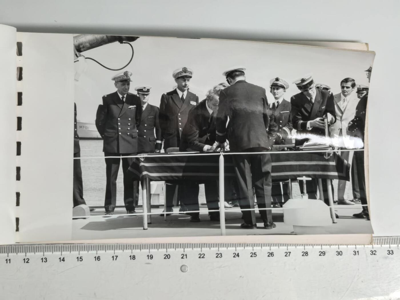 小驴勋章奖章收藏12月27日周六晚六点拍卖（珍爱和平，收藏战争，铭记历史，勿忘国耻，忠党爱国。有偿代拍，送拍规则在简介最后，参拍须阅读规则后再参拍，关系到运费包装发货时效真假辨别等关键信息，拍卖时不再发原图，看大图店主微信码在拍卖店铺介绍里） P6141快艇下水纪念相册