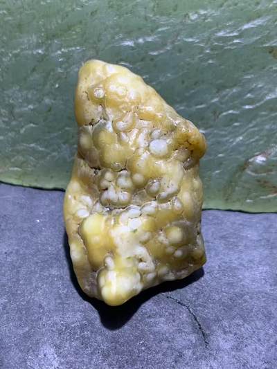 精美戈壁鱼籽纹筋脉石原石一颗， - 精美戈壁鱼籽纹筋脉石原石一颗，