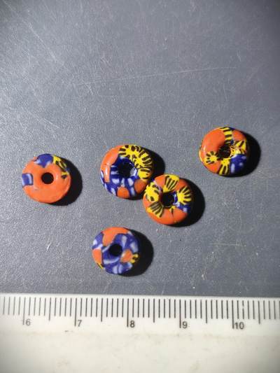 99期回流戒指饰品杂件纪念章丝路钱币专场 - 琉璃珠