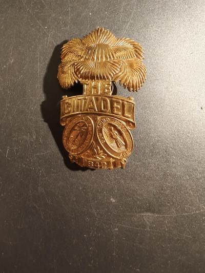 老王徽章第172期 - 美国南卡罗来纳州军事学校大檐帽帽徽