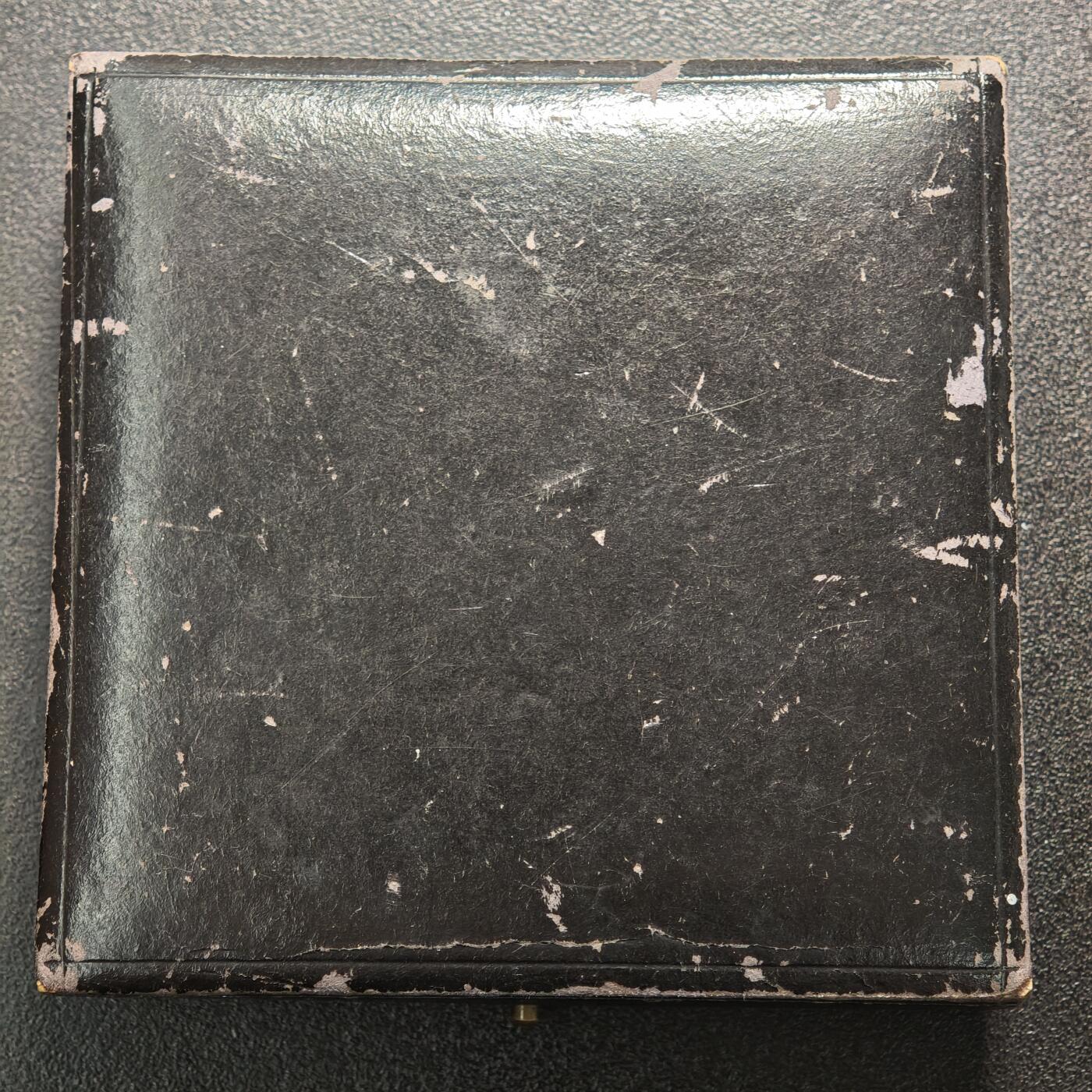 【德藏】世界币章拍卖第159期(元旦专场拍卖) 1911年 德国符腾堡斯图加特德国烘焙、糕点与相关行业博览会纪念镀银大铜章 直径约：60.3mm；重约：85.7g 带盒