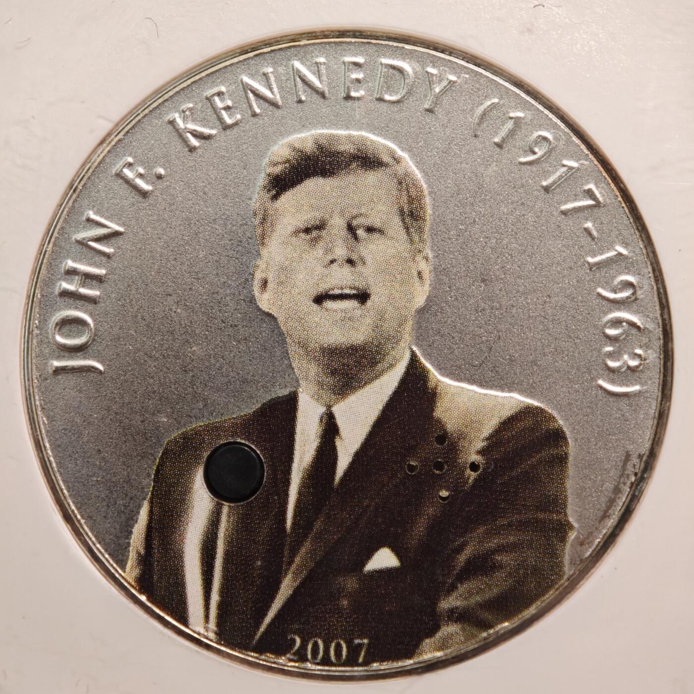 【德藏】世界币章拍卖第159期(元旦专场拍卖) 2007年 利比里亚肯尼迪5元彩色镀银纪念币 (看正面币内有按钮及发声单元)