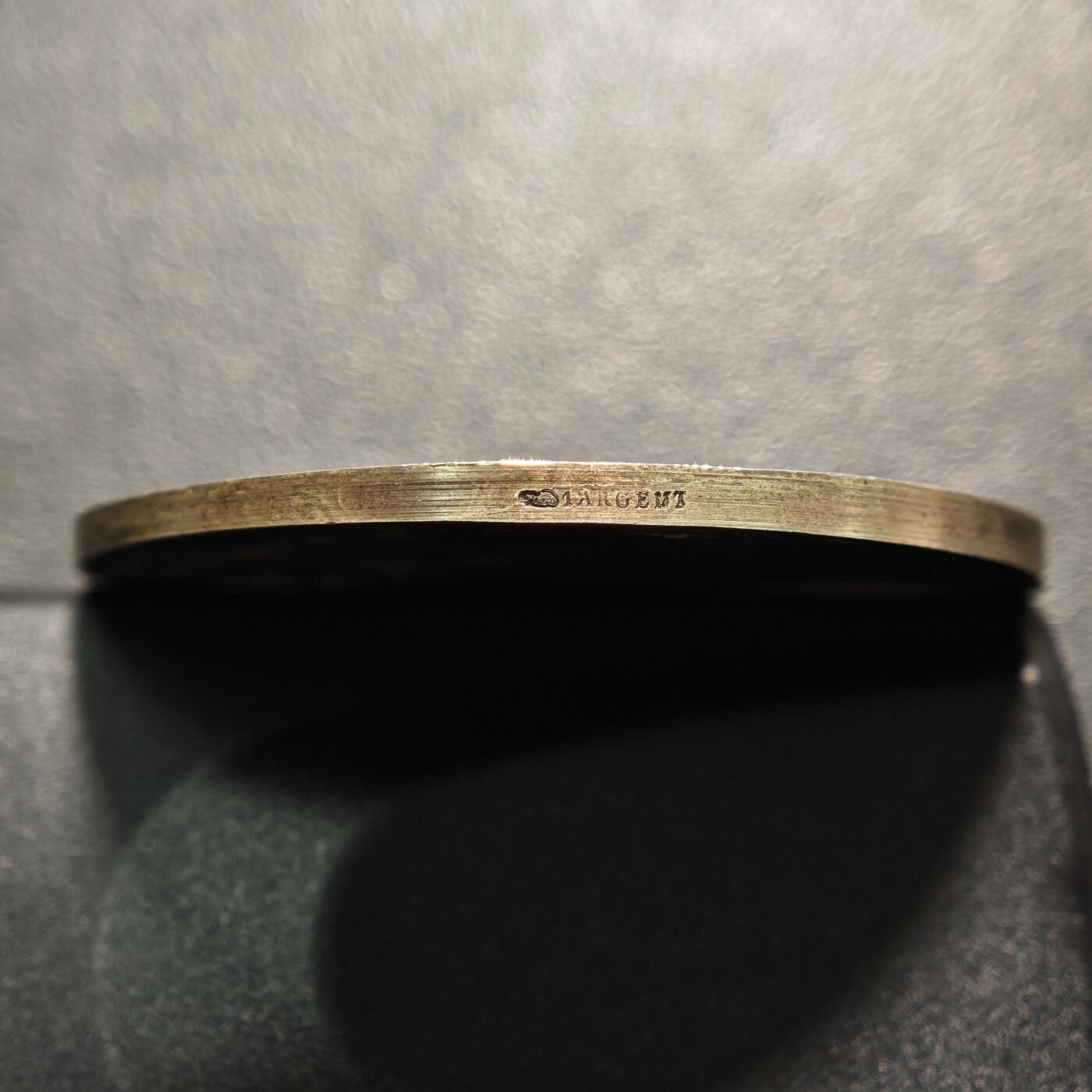 【德藏】世界币章拍卖第159期(元旦专场拍卖) 1909年(刻字) 法国结婚纪念银章 名家罗蒂作品 原盒 直径约：41.4mm；重约：32g 原味包浆