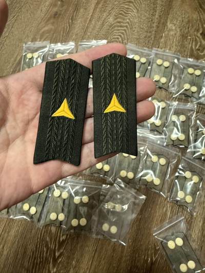 92式三角领章 - 92式三角领章