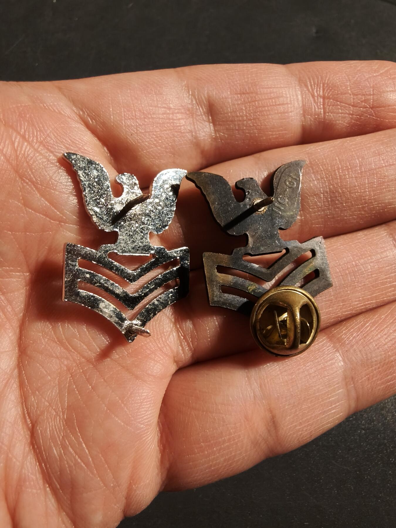 老王徽章第172期 美国海军一级下士金属军衔一组