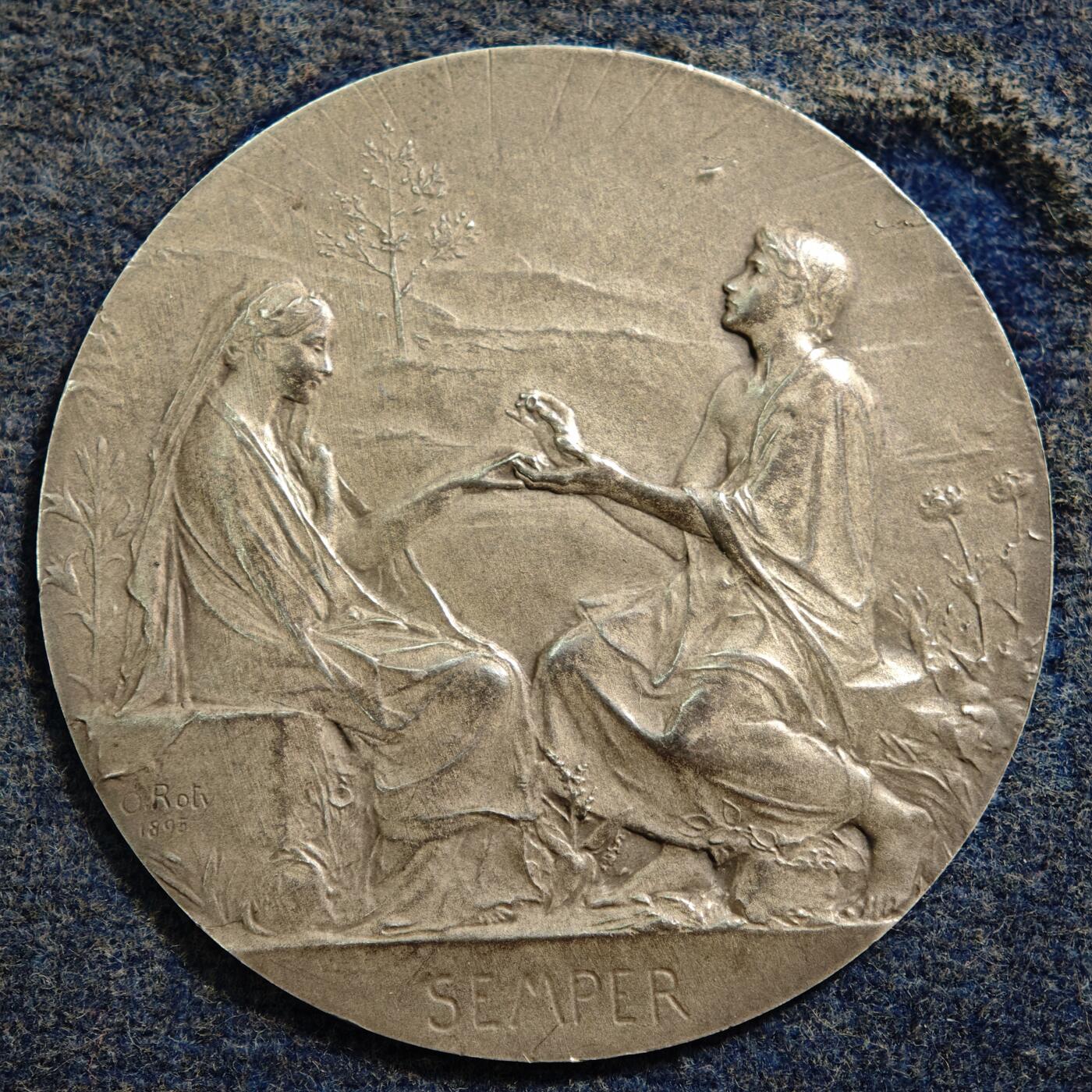 【德藏】世界币章拍卖第159期(元旦专场拍卖) 1909年(刻字) 法国结婚纪念银章 名家罗蒂作品 原盒 直径约：41.4mm；重约：32g 原味包浆