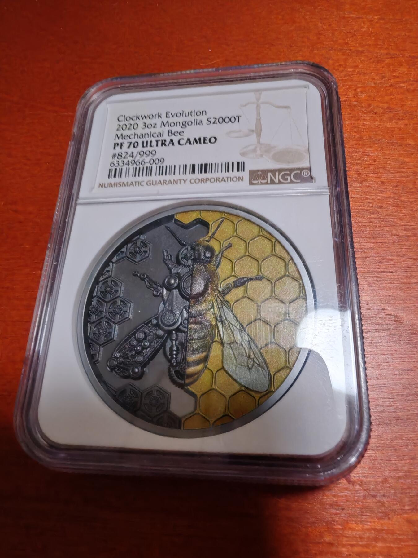 长老汇蛇年精选第八十八场拍卖 2020 蒙古机械蜜蜂进化2000图格里克3盎司彩色精制银币，NGC PF70UC，999枚，ebay裸币3600元