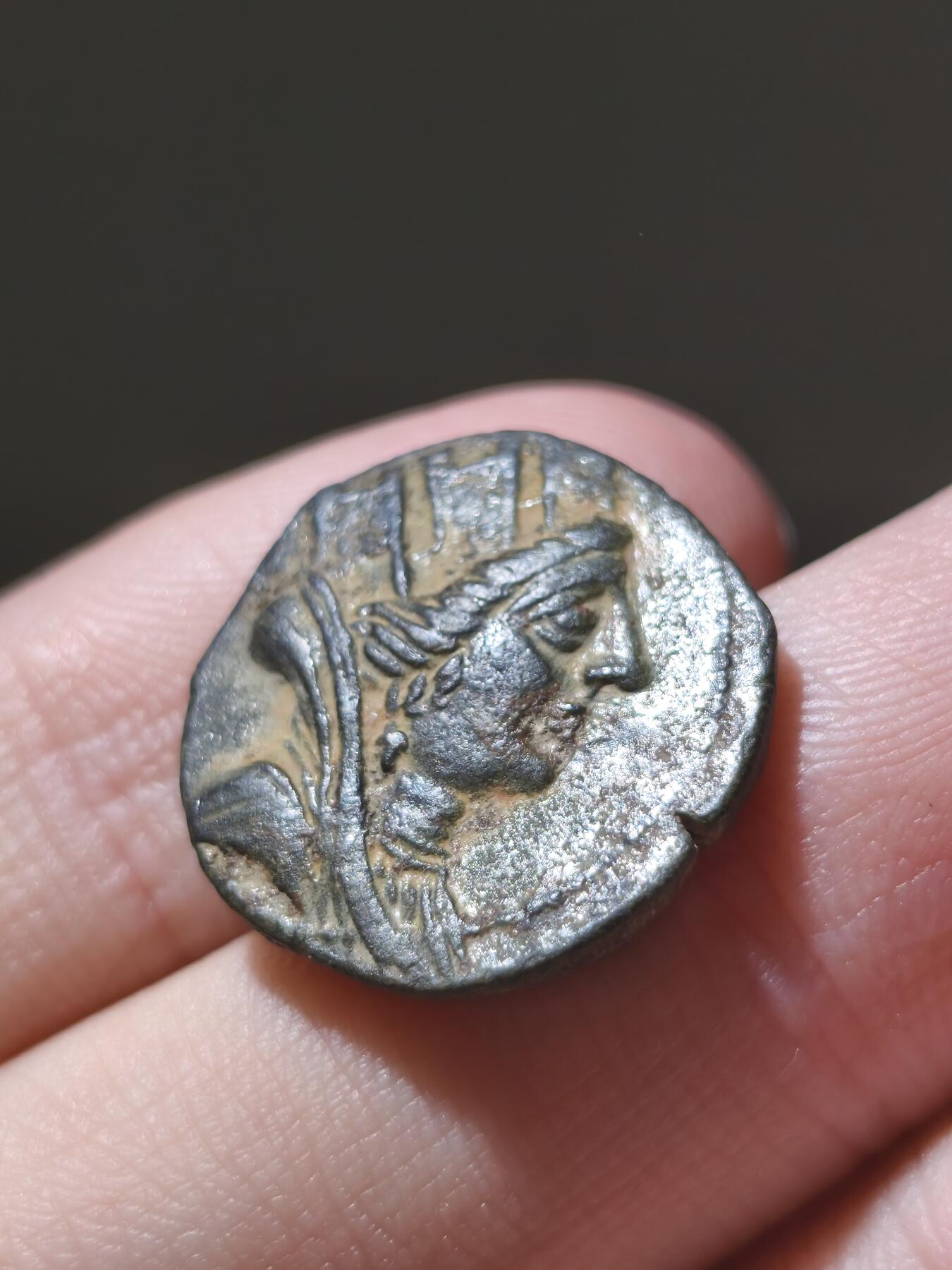 星盘世界钱币2026一月十日新年古典精品大拍 精彩纷呈 美品！希腊化末期 塔尔苏斯城提喀女神铜币 背面当地特色神-sandan神 一种赫梯时代就遗留的古神 以及非常清晰的城名和厂标