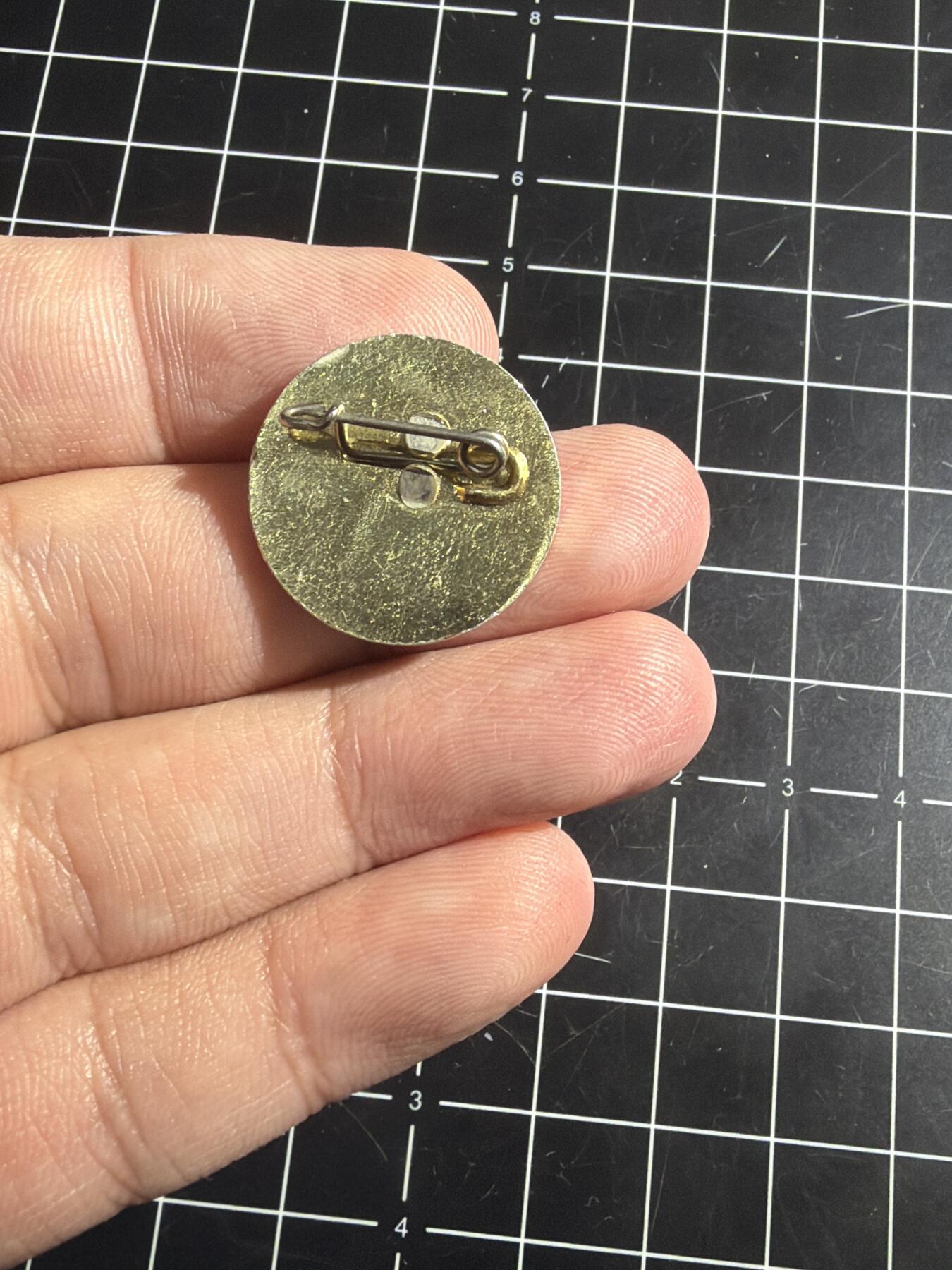 古冰库章牌勋赏收藏0起拍卖 柏林东德1964青年聚会证章