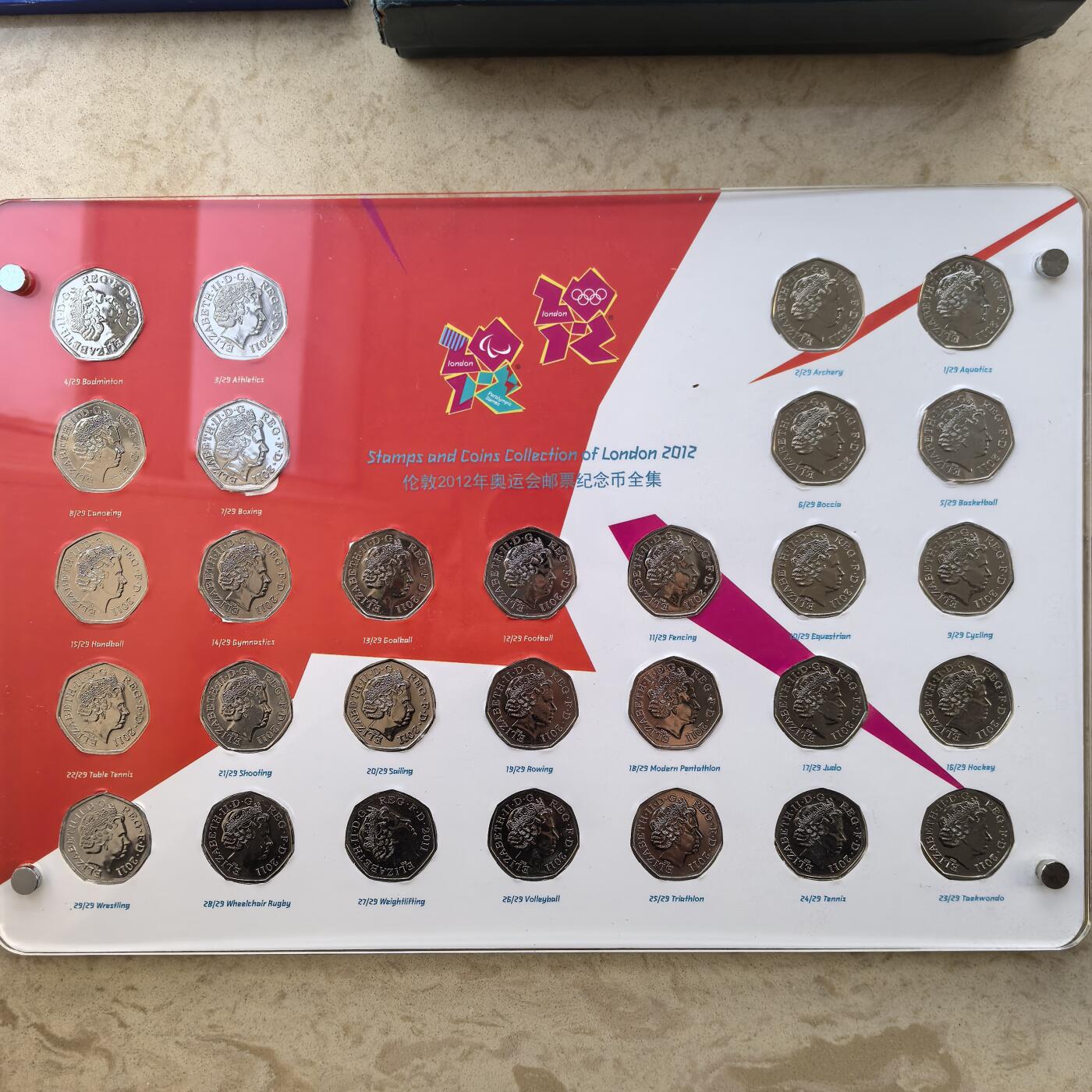 道一币馆币章第一百六十场 盒证 英国伦敦2012年30枚奥运会邮票、10枚纪念徽章，29枚59便士纪念币大全套 底部有点脱胶
