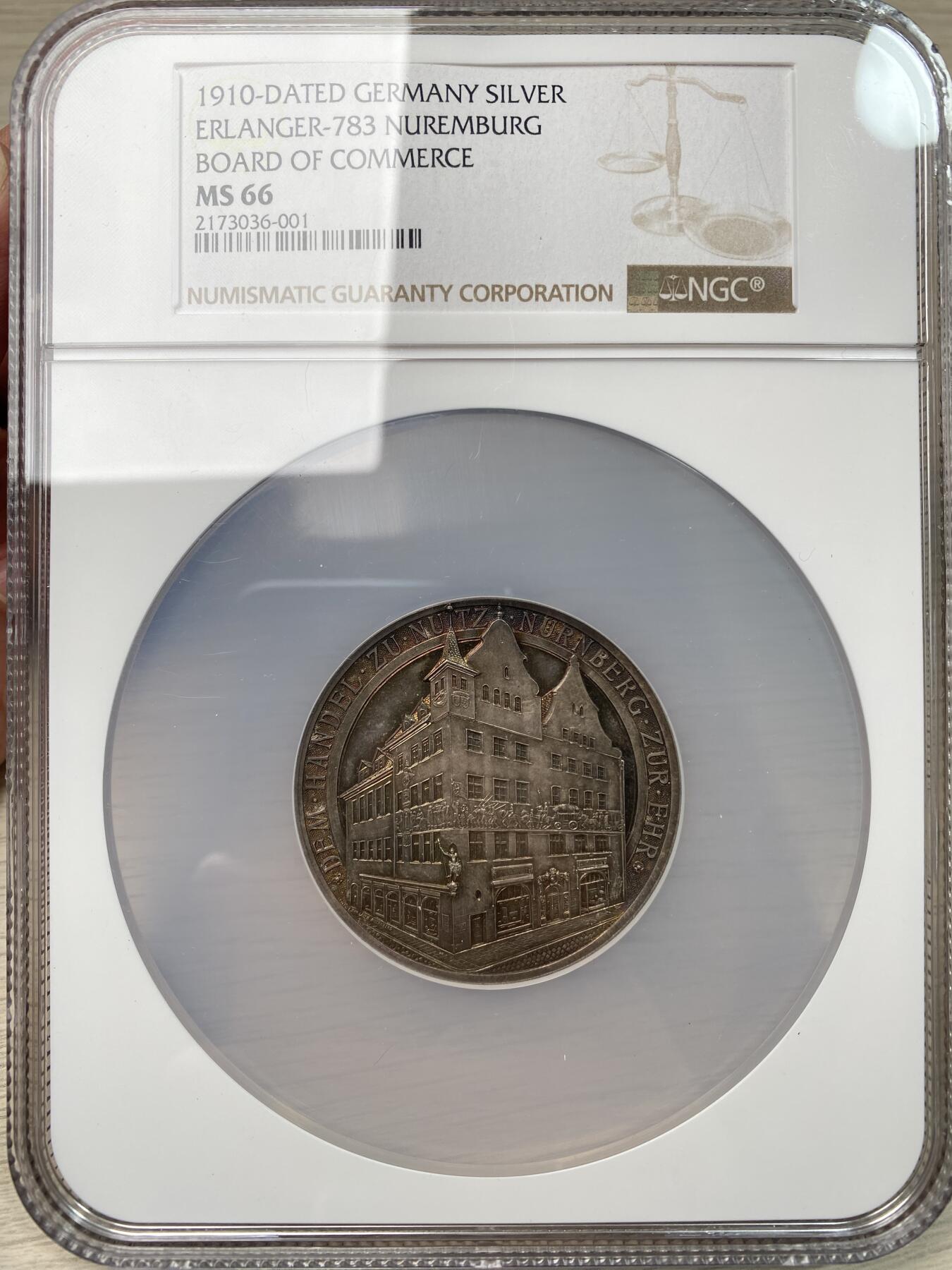 万国钱币拍卖第058期（万国新年大拍） NGC MS66 1910年德国纽伦堡商业委员会成立350周年纪念大银章 精工委员会景观浮雕3D质感 纽伦堡城市盾徽非常精细 极美紫罗兰彩包浆 顶级GEM品质 50.3MM 32.05G