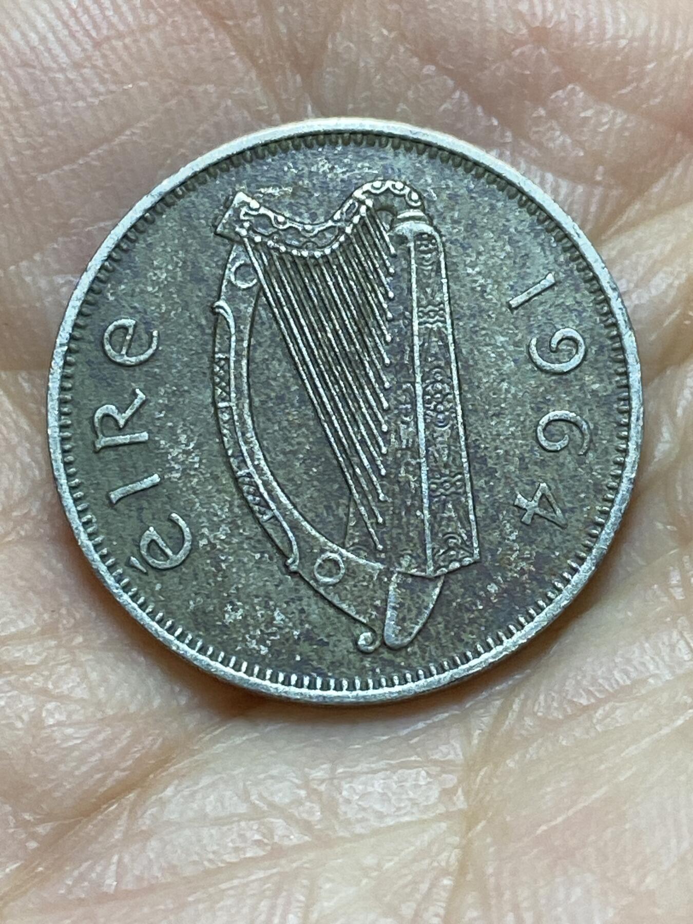 2025年第一百四十三场(总第一百六十九场）外国好品散币场(免佣金) 爱尔兰🇮🇪1964年6便士(共和国时期第一套第二版)