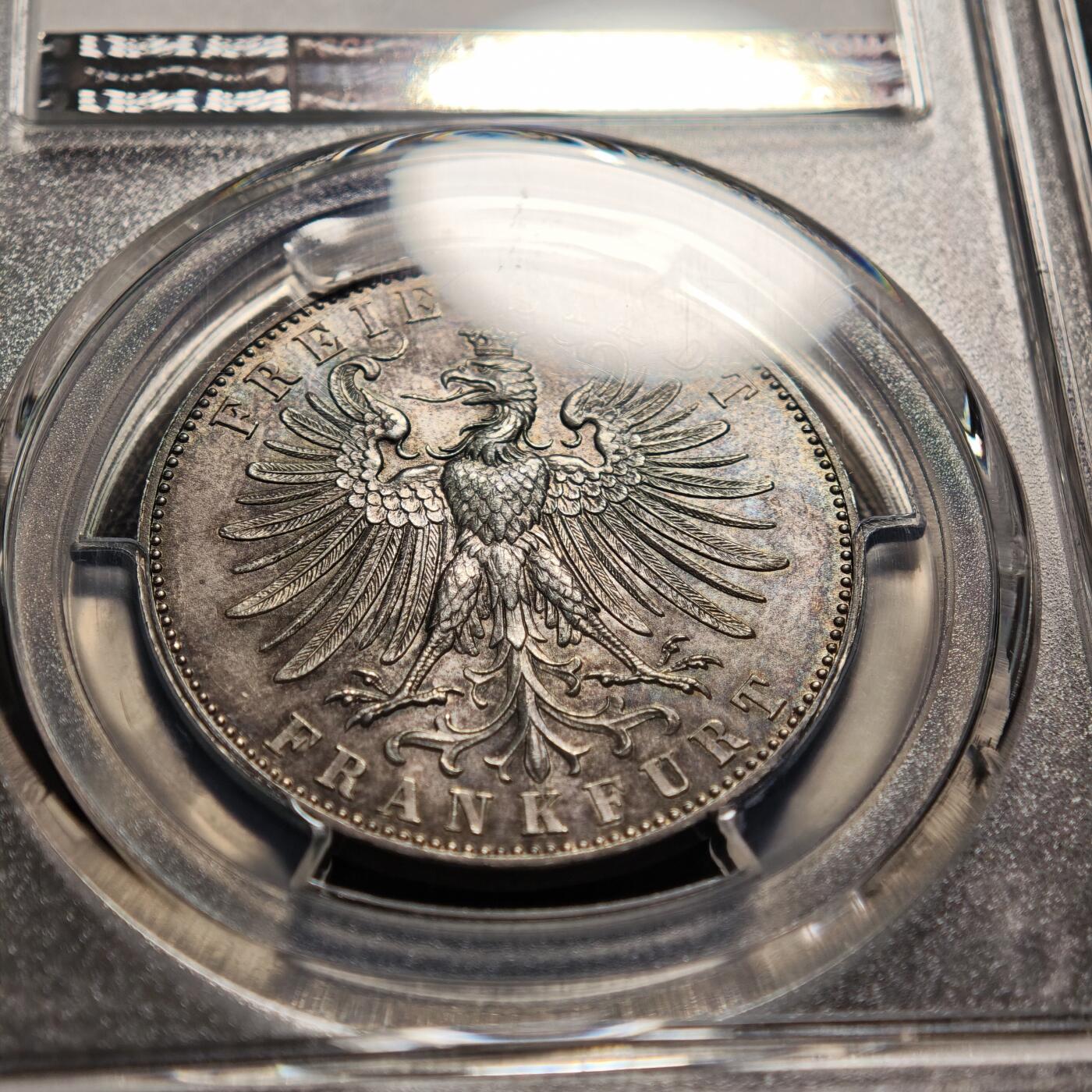 【德藏】世界币章拍卖第159期(元旦专场拍卖) 1862年 德国法兰克福自由市德意志射击节泰勒纪念银币 PCGS MS62 深彩包浆 状态极佳 味道十足