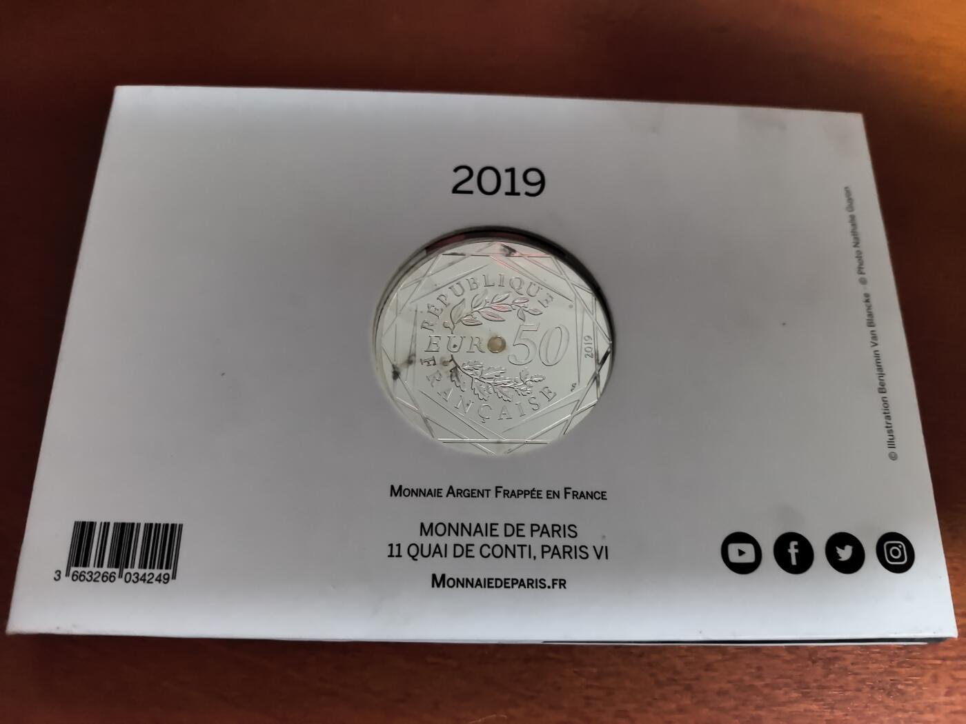 长老汇蛇年精选第八十八场拍卖 2019法国法国国旗50欧元彩色精制银币，卡装，41克900银，1500套