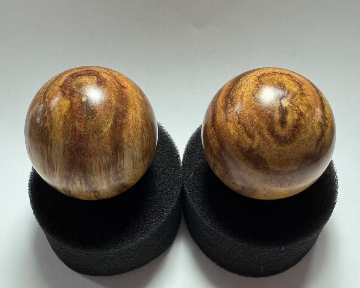 零元拍：  海南黄花梨大手球一对，尺寸：50MM