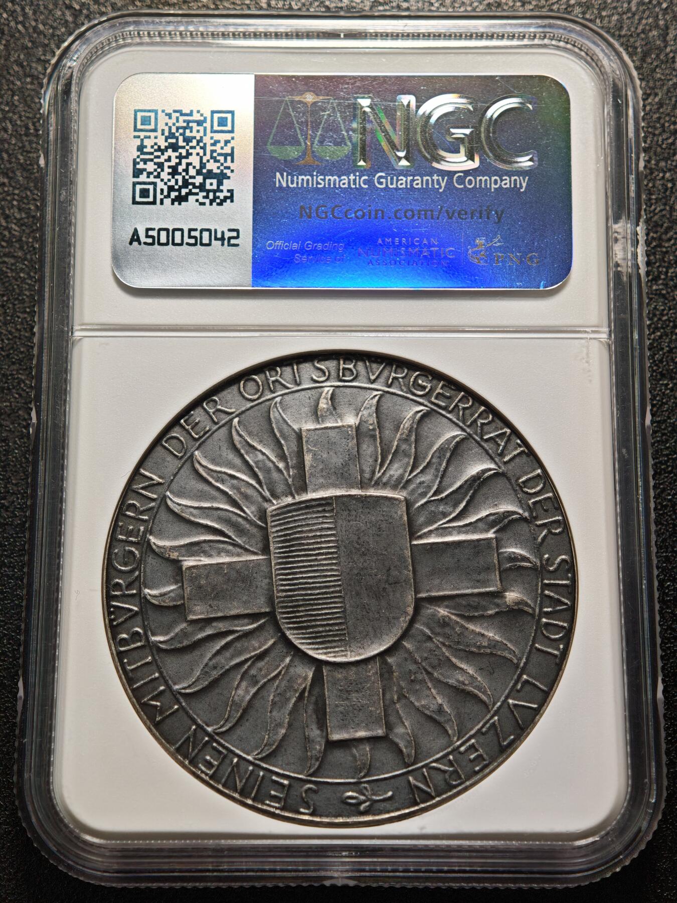 【德藏】世界币章拍卖第159期(元旦专场拍卖) 1920年 瑞士卢塞恩边境守护纪念银章 NGC MS62 深彩包浆 人物传神 少见品种