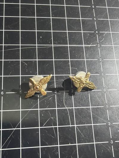 古冰库章牌勋赏收藏0起拍卖 苏联飞行员领花一对