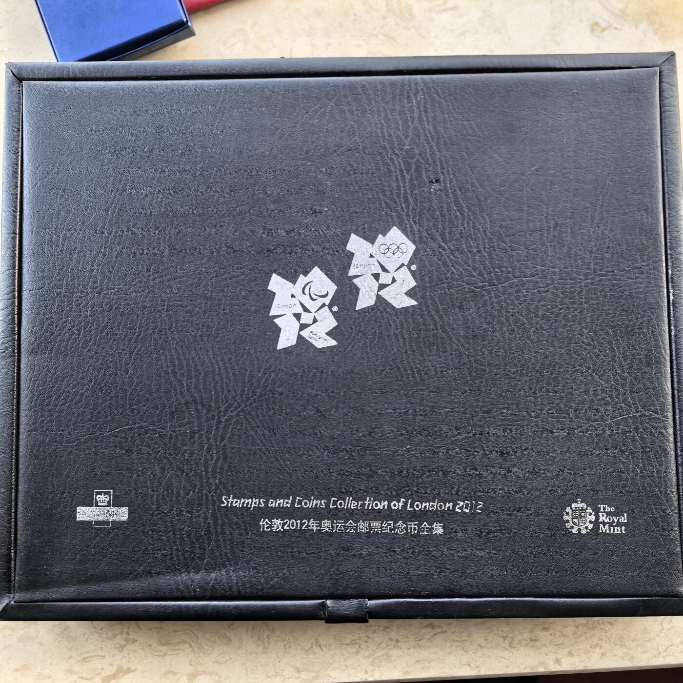 道一币馆币章第一百六十场 盒证 英国伦敦2012年30枚奥运会邮票、10枚纪念徽章，29枚59便士纪念币大全套 底部有点脱胶